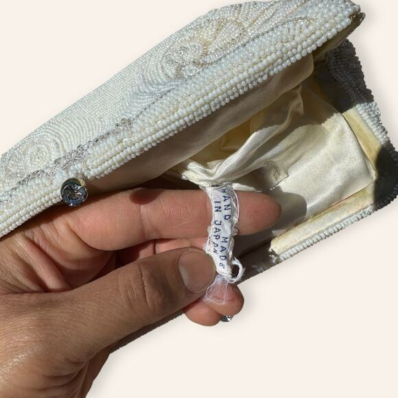 VTG Beaded Silver Kiss Lock Purse and White Clutch Bundle - Picture 8 of 8
